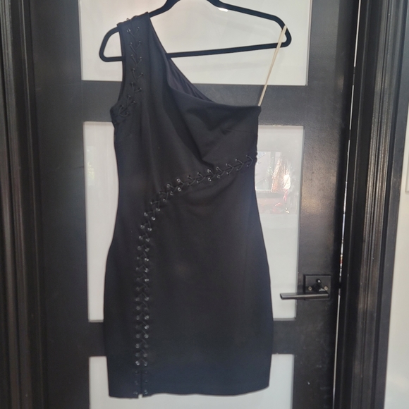 Halston Heritage Dresses & Skirts - Halston Heritage one shoulder black dress Sz 4
